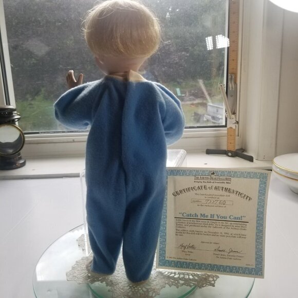 Ashton Drake Porcelain Doll Catch Me If You Can Caught in The Act Mary Tretter - Picture 10 of 10